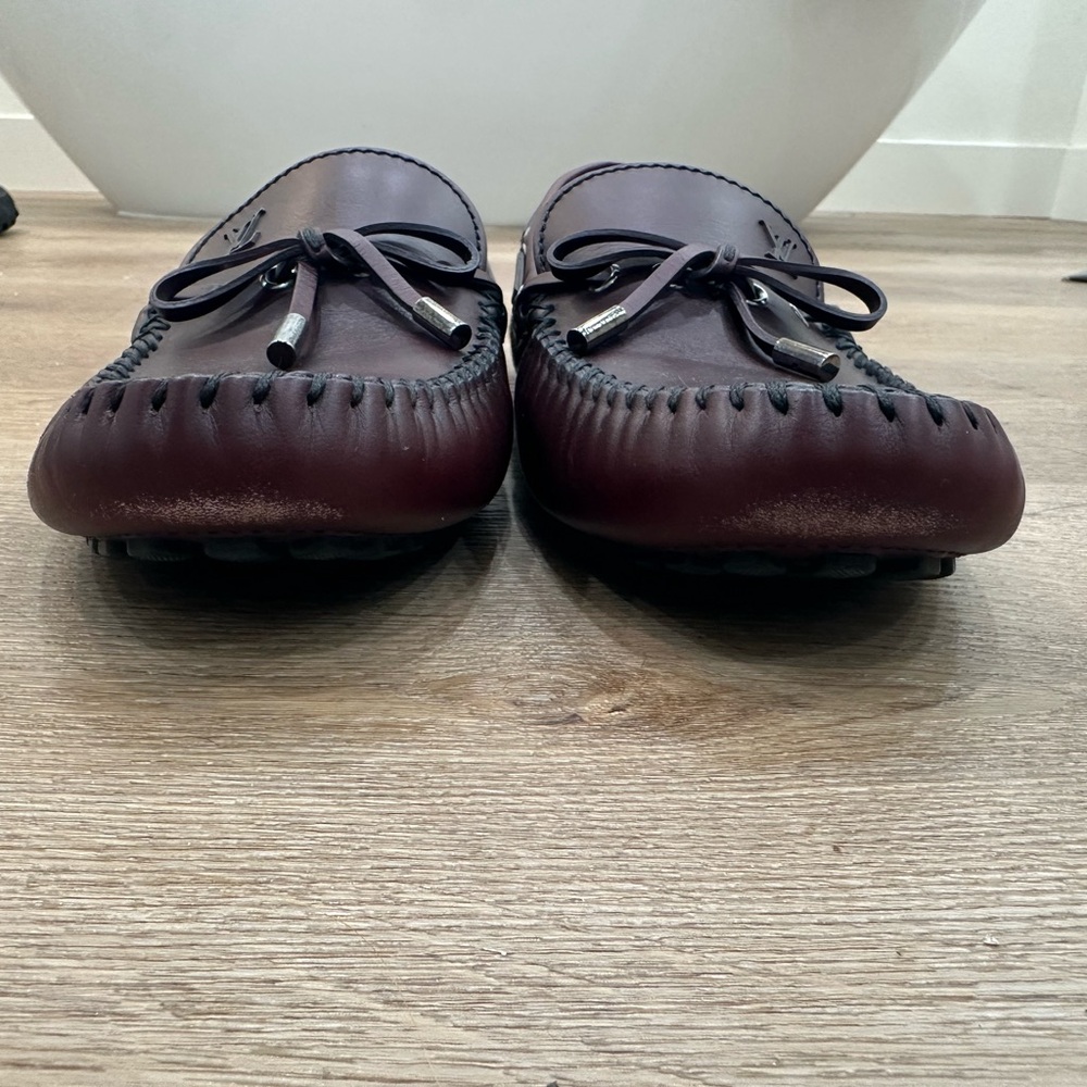 Louis Vuitton Burgundy Leather Boat Shoes with Elegant Stitching - Picture 7 of 7